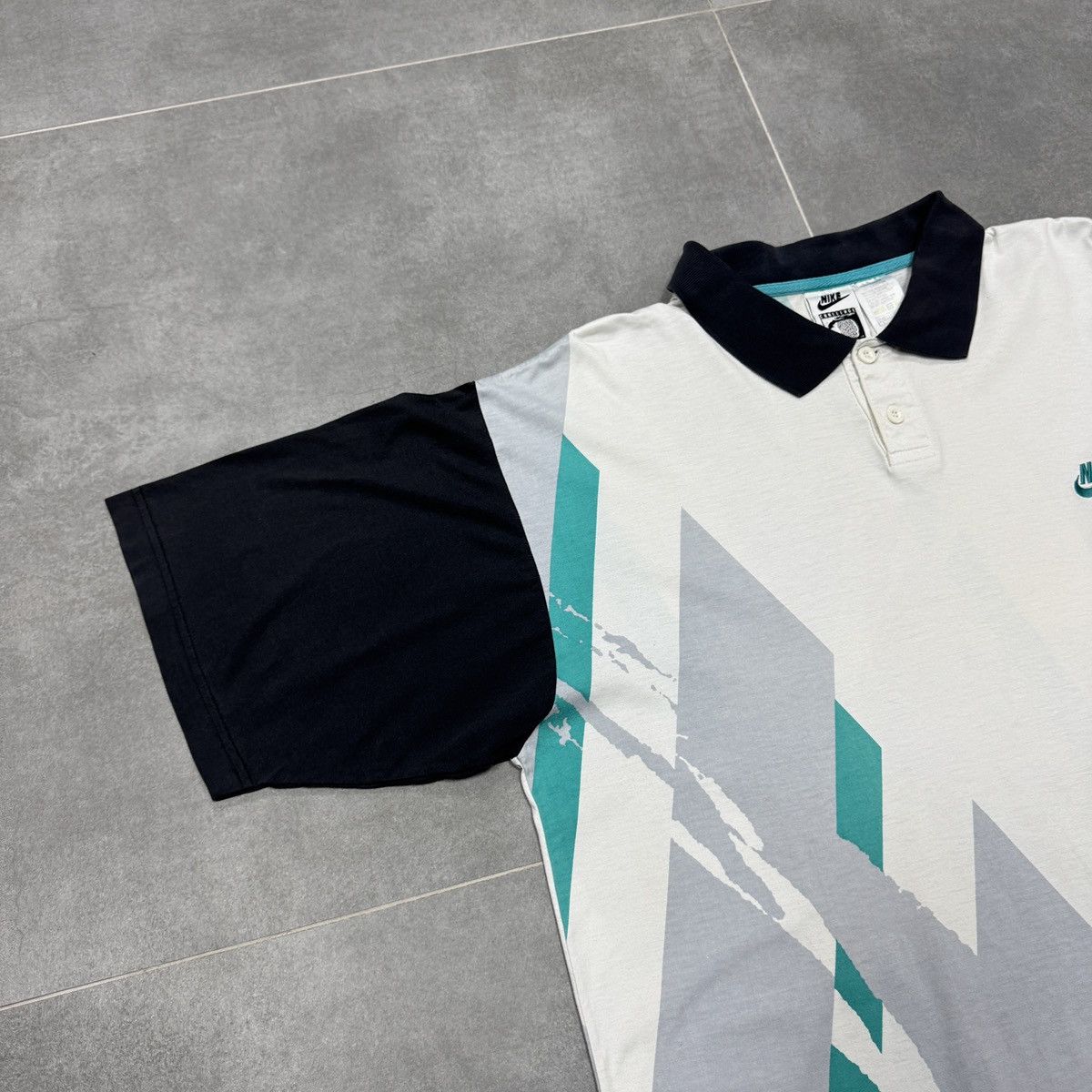 Nike × Vintage Vintage Nike Challenge Court Agassi Tennis Polo Shirt Size L Size US L / EU 52-54 / 3 - 3 Thumbnail