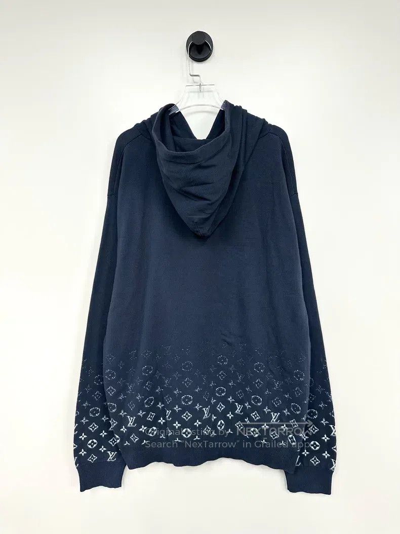 Louis Vuitton Louis Vuitton Grey presbyopic full-print gradient logo hoo Size US XXL / EU 58 / 5 - 2 Thumbnail