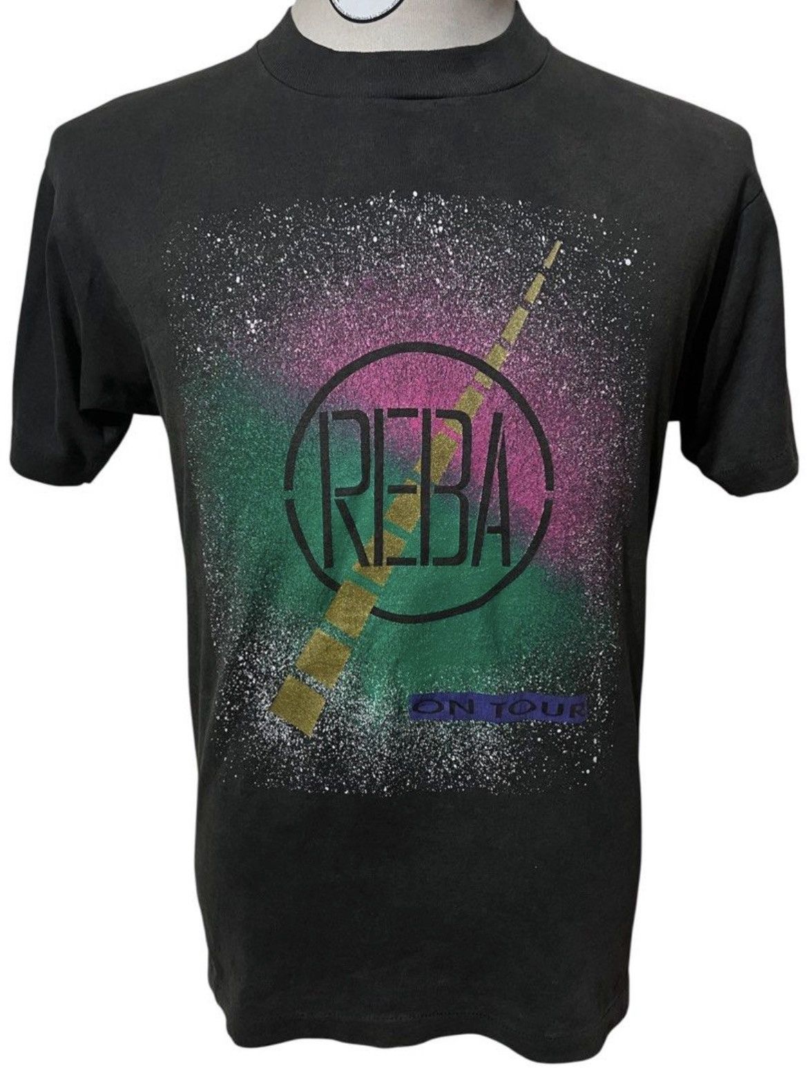 Vintage Vintage 90s Reba Tour T shirt Size US L / EU 52-54 / 3 - 1 Thumbnail