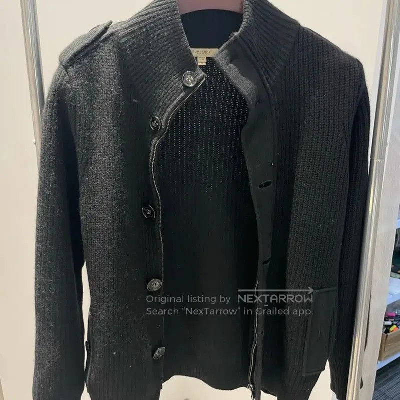 Burberry Burberry Black Cashmere Long Sleeve Knit Sweater. Size S / US 4 / IT 40 - 1 Thumbnail