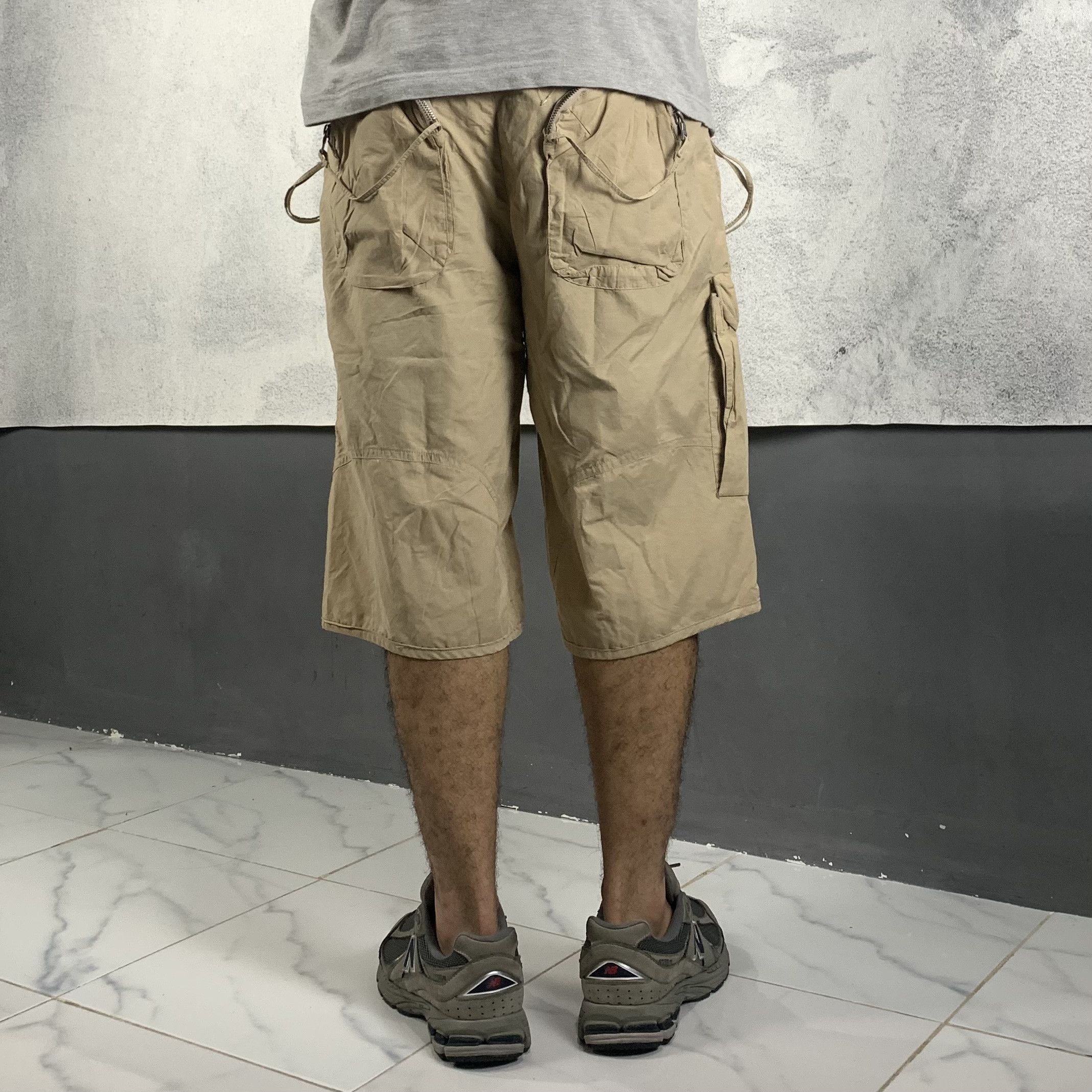 Armani Exchange Armani Exchange Shorts Cargo Pants Size US 36 / EU 52 - 3 Thumbnail