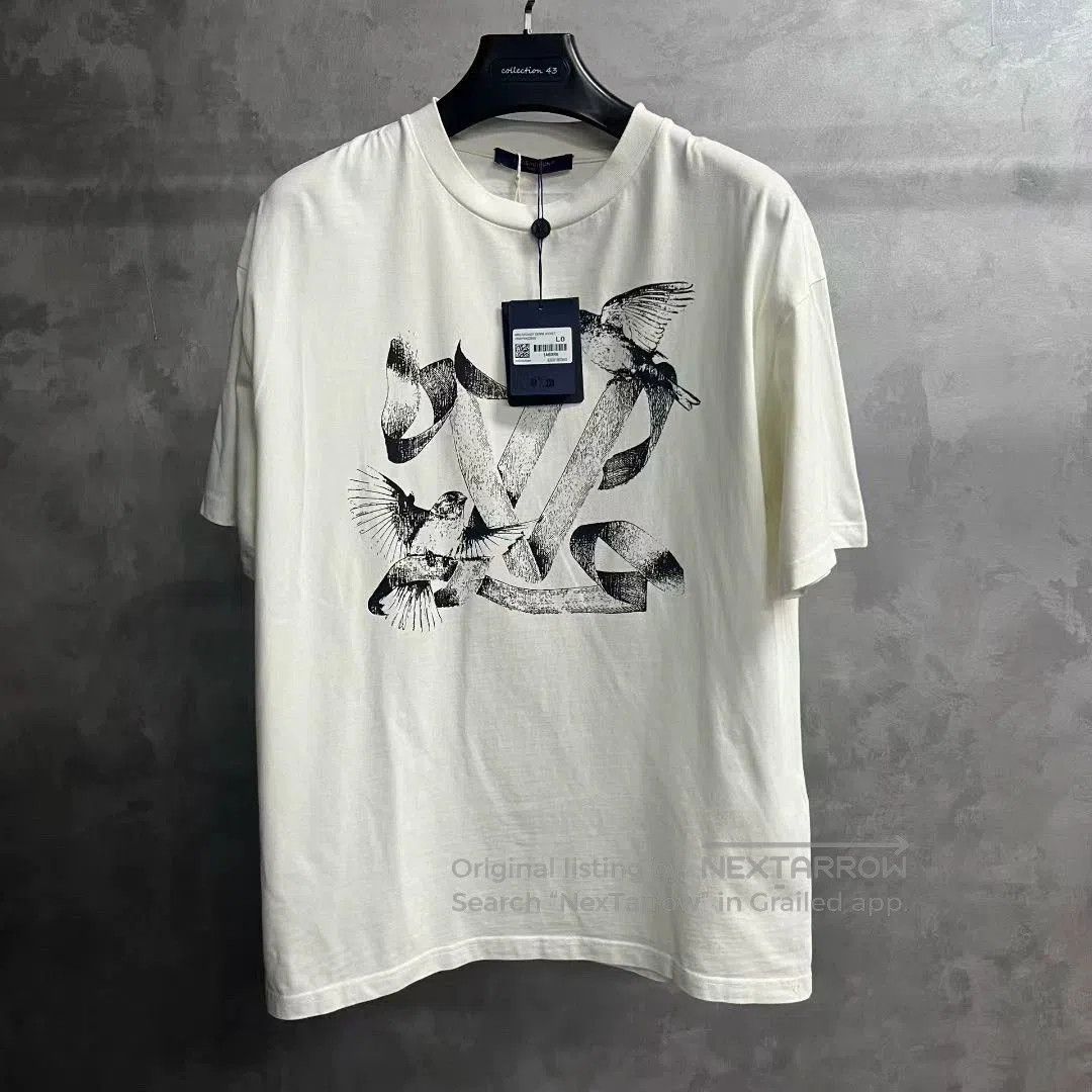 Louis Vuitton louis vuitton white graphic short sleeve t. Size US L / EU 52-54 / 3 - 1 Thumbnail