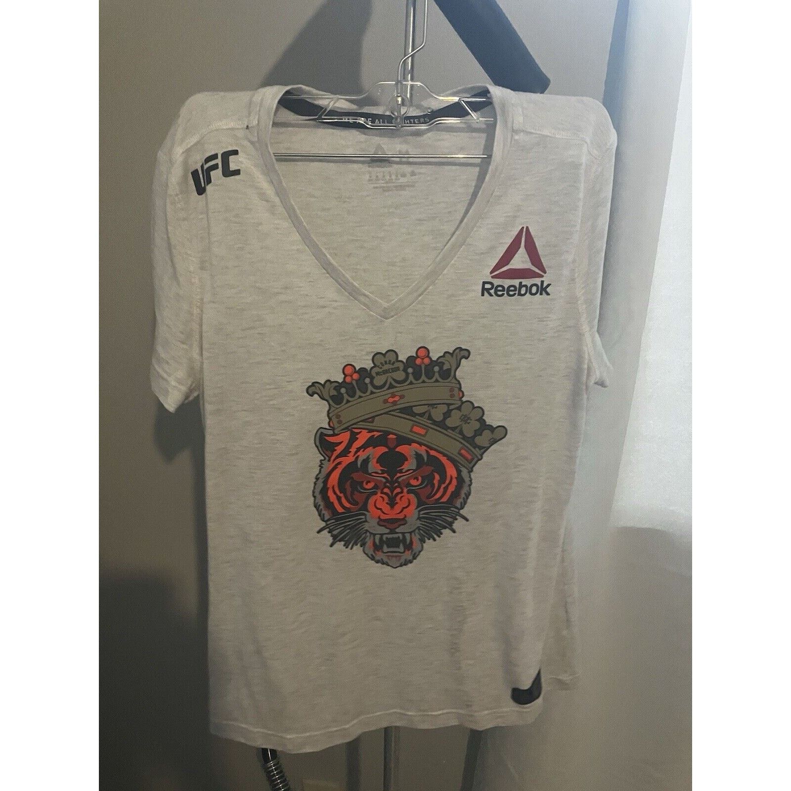Reebok Women's Reebok UFC McGregor Tee with tiger logo Beige V Neck Size US M / EU 48-50 / 2 - 1 Thumbnail