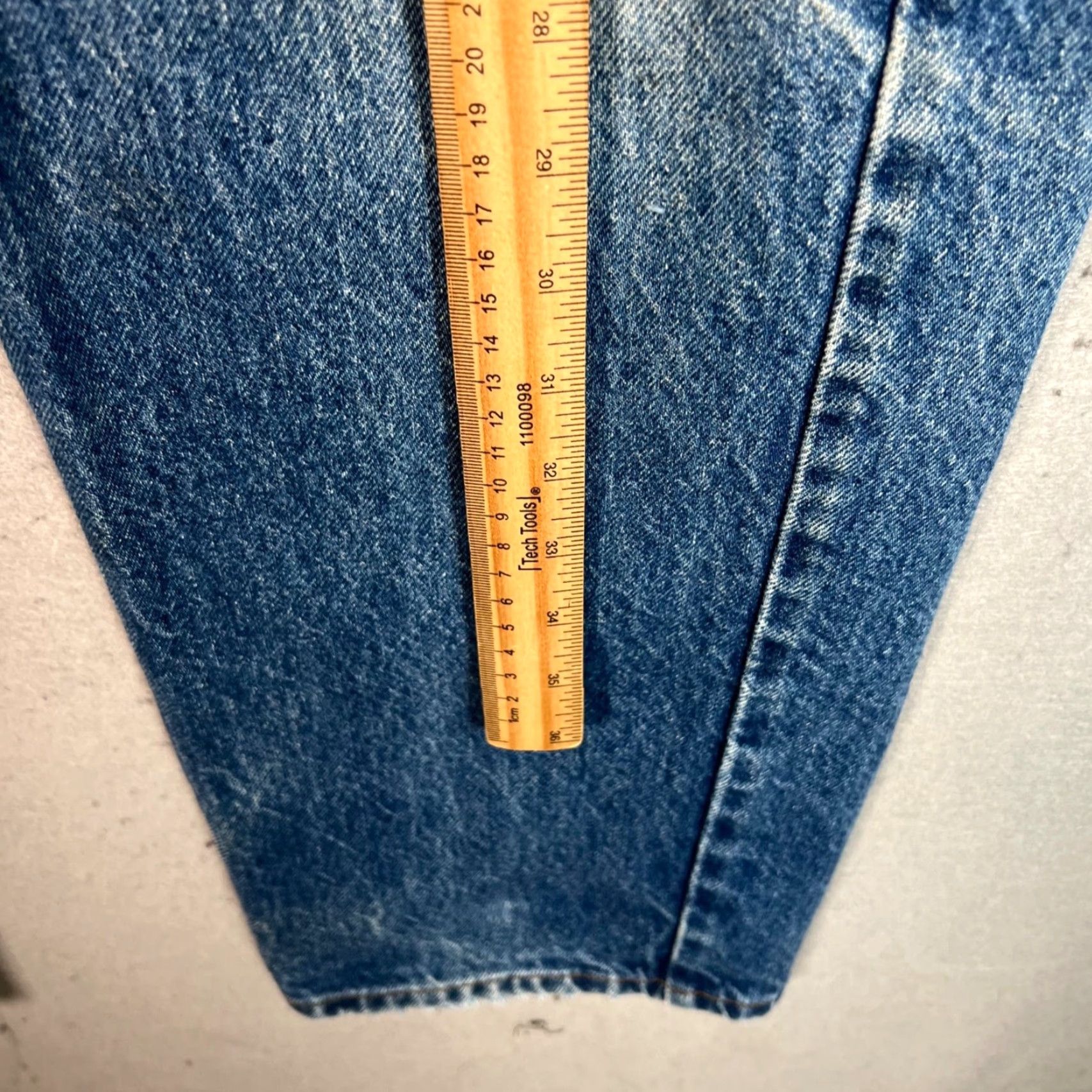 Levi's Levi's 505 Jeans Mens Size 38 x 31 Blue Denim Straight Pocket Cotton Classic Vintage No 5-Pocket Design Regular Waist 38 Inseam 31"} Size US 38 / EU 54 - 6 Thumbnail