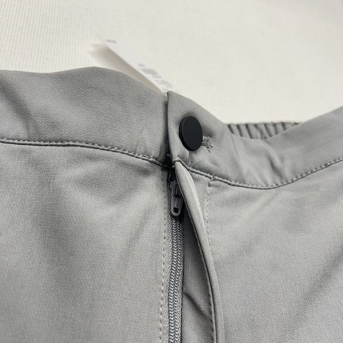 Banana Republic Banana Republic Pants Grey Slim Tapered Fit Active Stretch Size US 31 - 6 Thumbnail