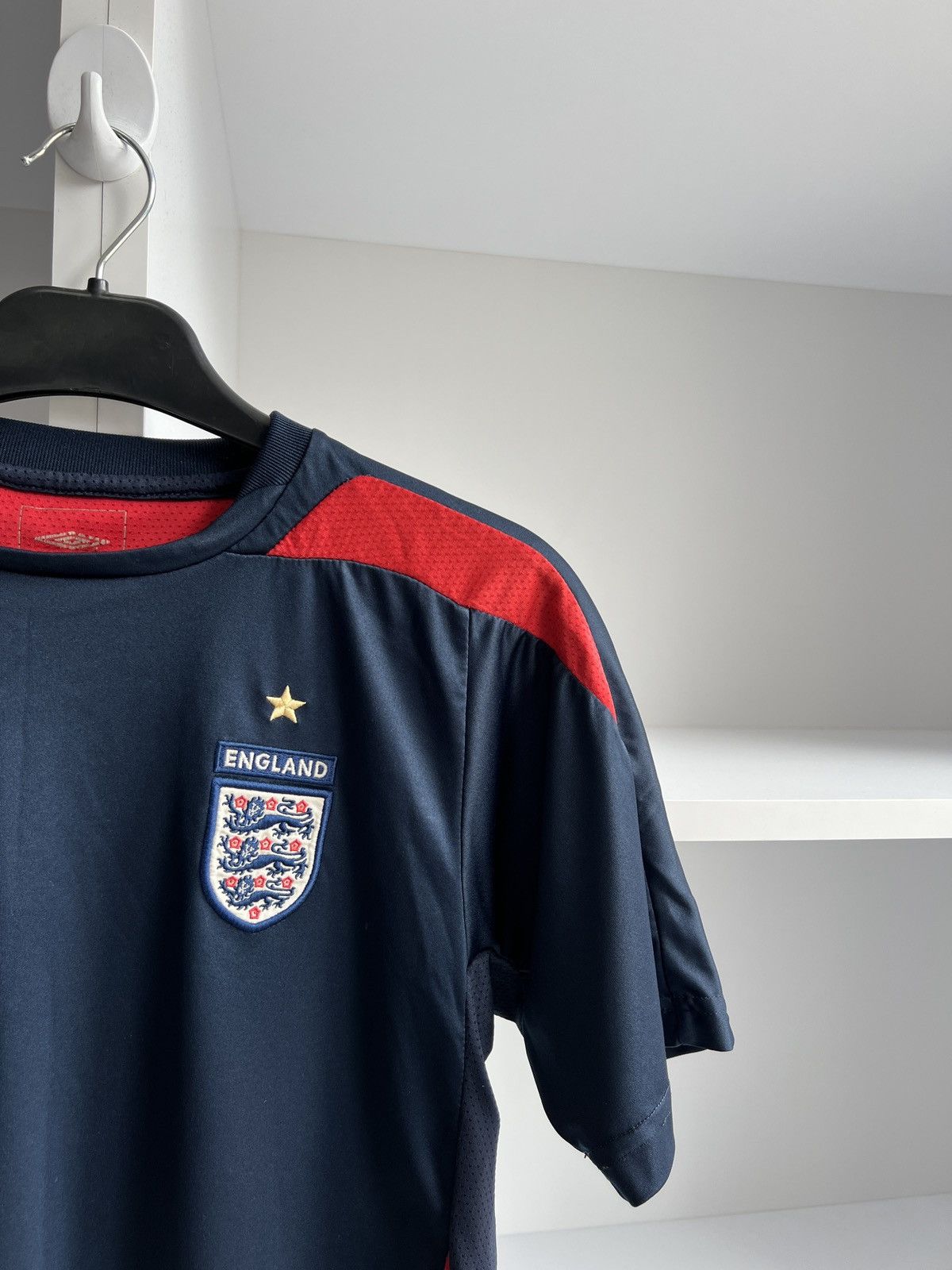 Umbro × Vintage 2004-05 England Umbro Training Shirt Size US XS / EU 42 / 0 - 4 Thumbnail