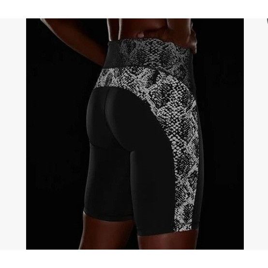 Athleta Athleta Stay Fly 9" Short M Black Silver Reflective EUC Bik Size 30" / US 8 / IT 44 - 2 Thumbnail