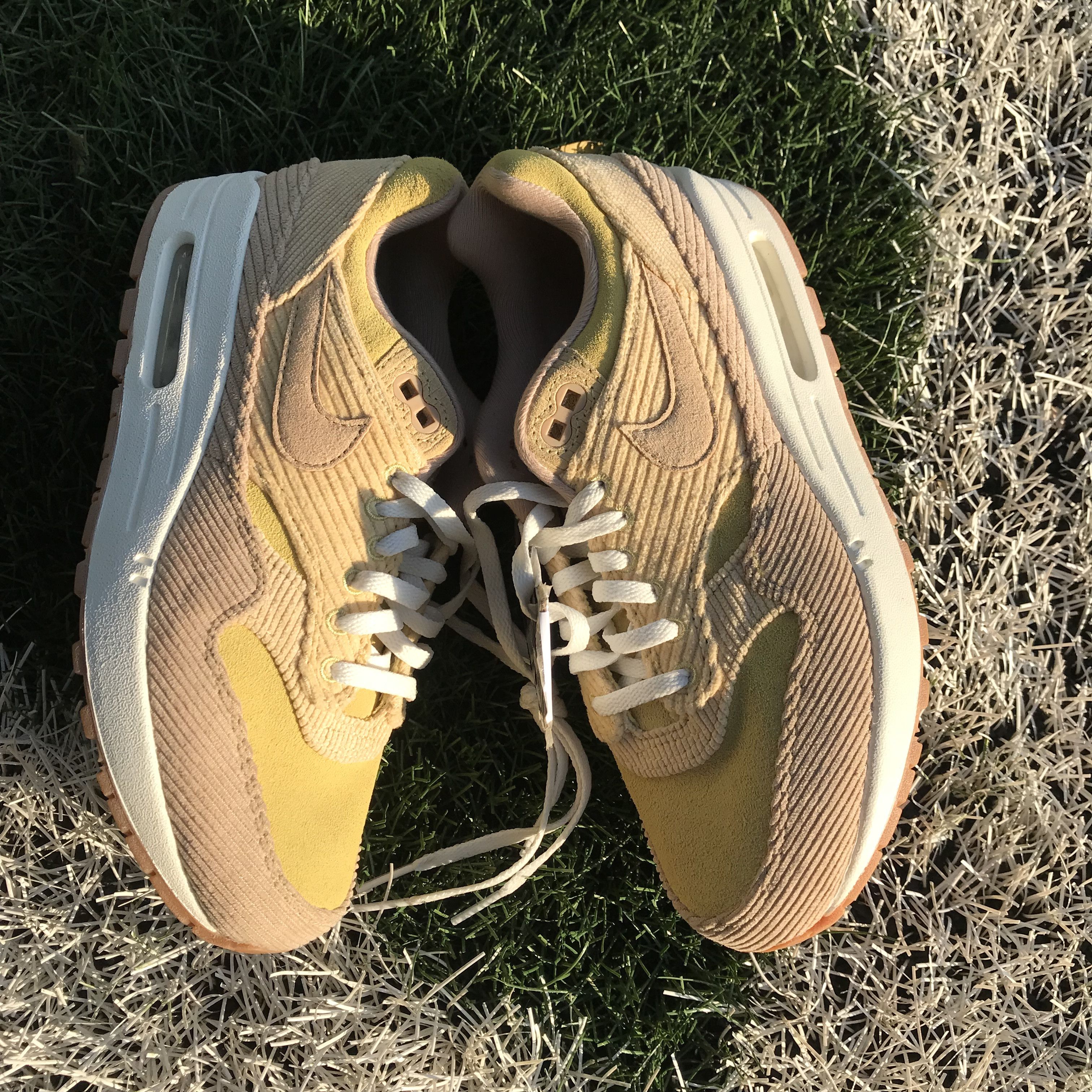 Nike Nike Air Max 1 SE Buff Gold Corduroy Bnwt Brand new size 38 Size US 5.5 / EU 38 - 10 Thumbnail