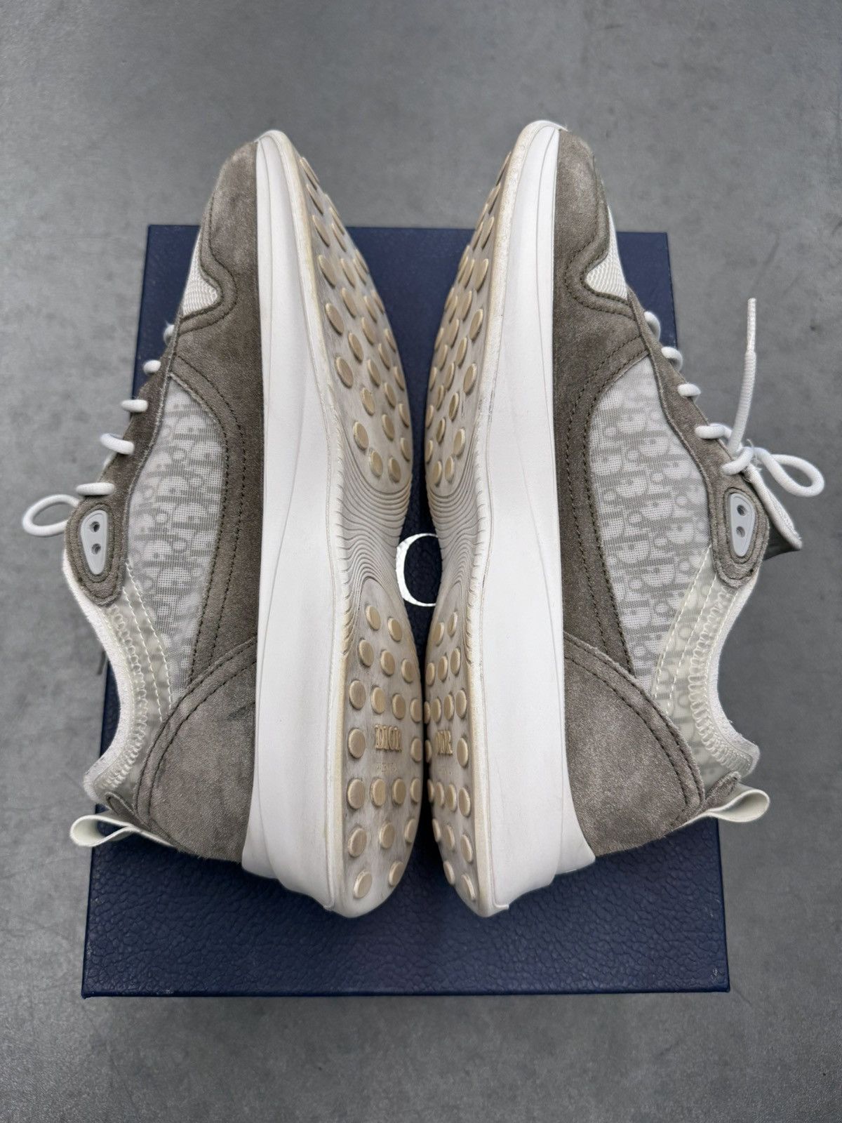 Dior Dior B25 Runner Sneaker White / Grey Size US 9 / EU 42 - 3 Thumbnail