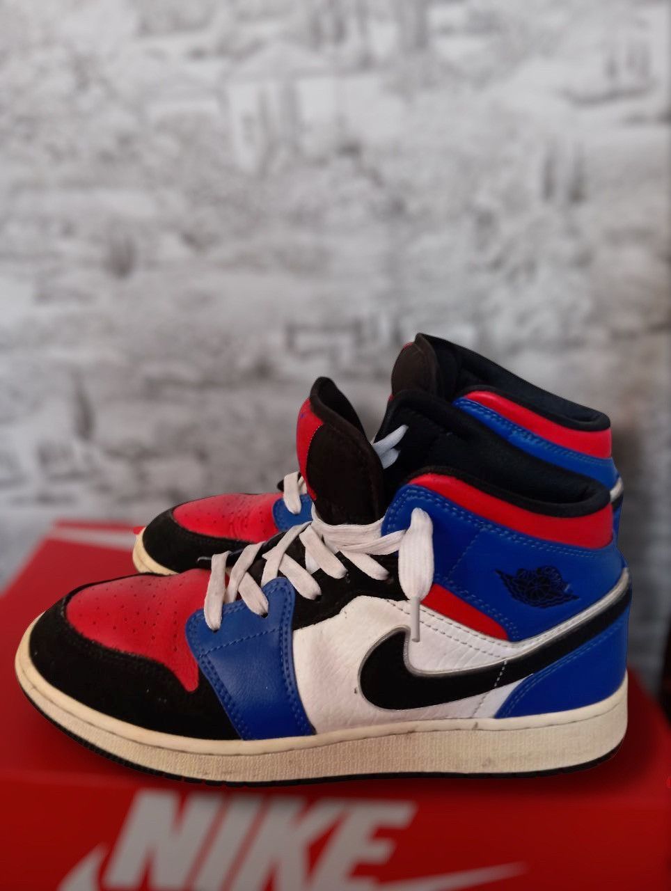 Jordan Brand × Nike Air Jordan 1 Retro High Black Toe size UK 6 EU 39 Size US 6 / EU 39 - 3 Thumbnail