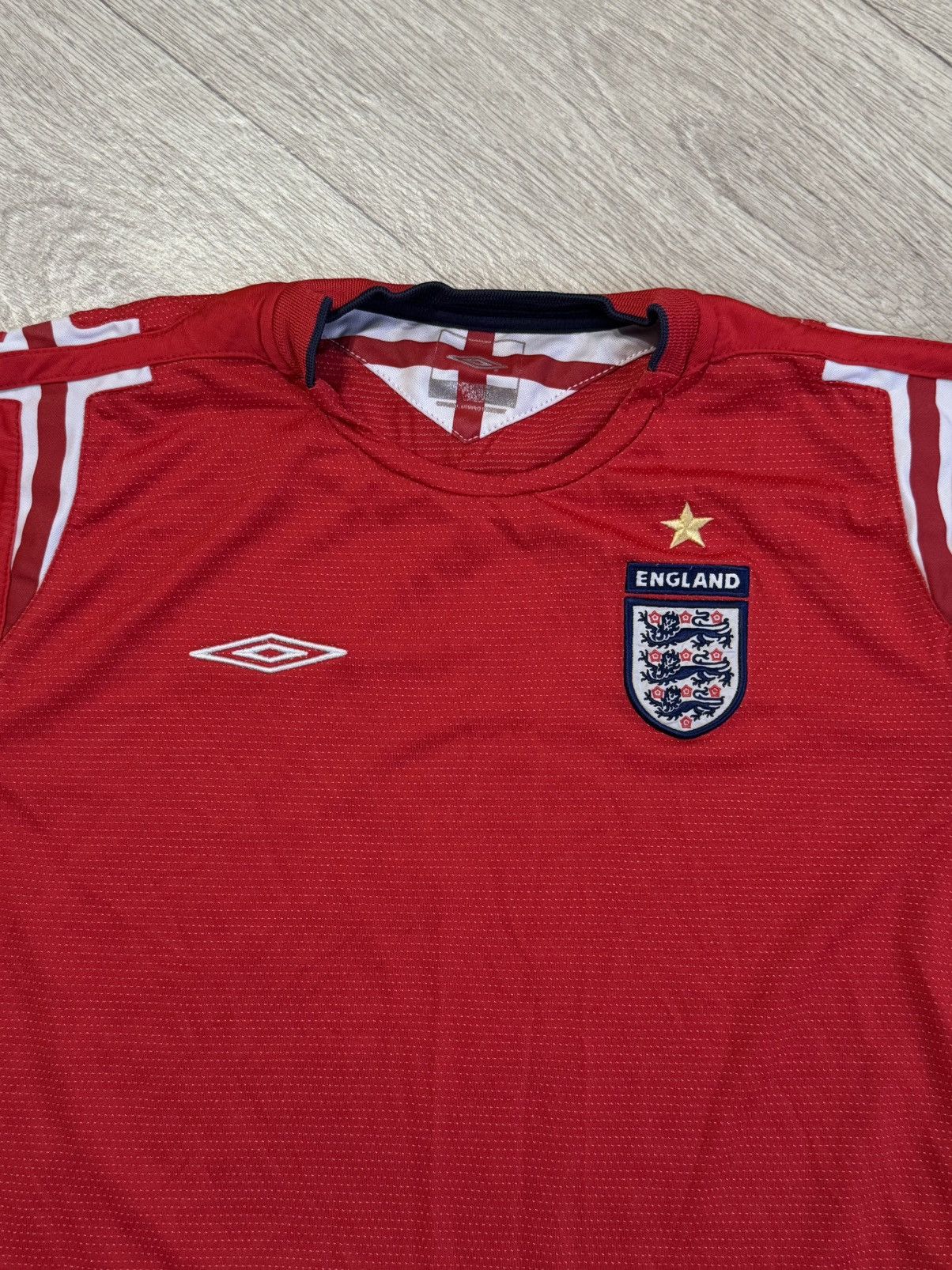 Umbro 🔷Vintage Umbro England 2004/06 Boy Soccer jersey🔷 Size US S / EU 44-46 / 1 - 2 Thumbnail