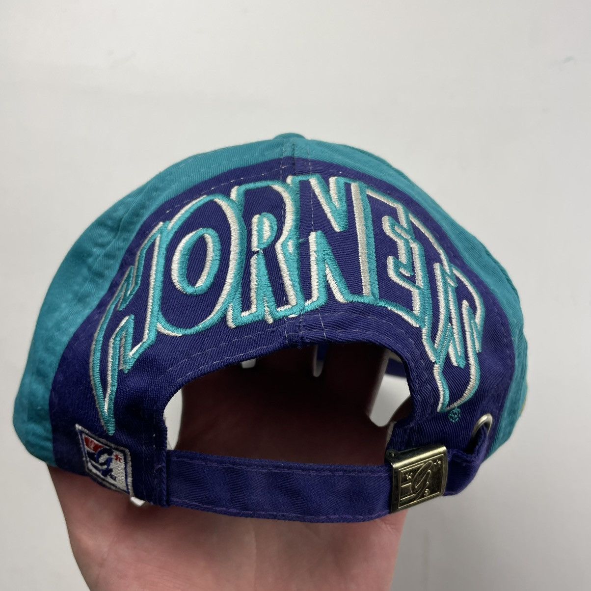 NBA × The Game × Vintage Vintage 90s Charlotte Hornets Spellout Hat The Game NBA 335 Size ONE SIZE - 5 Thumbnail