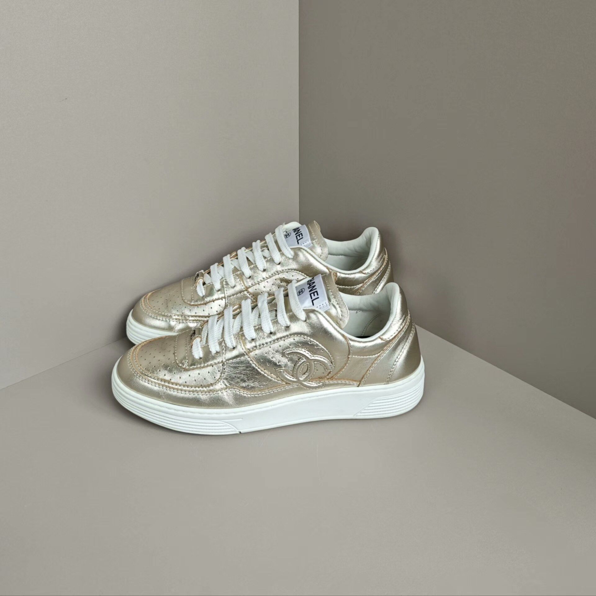 Chanel Chanel Retro Gold Lowtop Sneakers us_6 Women Size US 6 / IT 36 - 1 Thumbnail