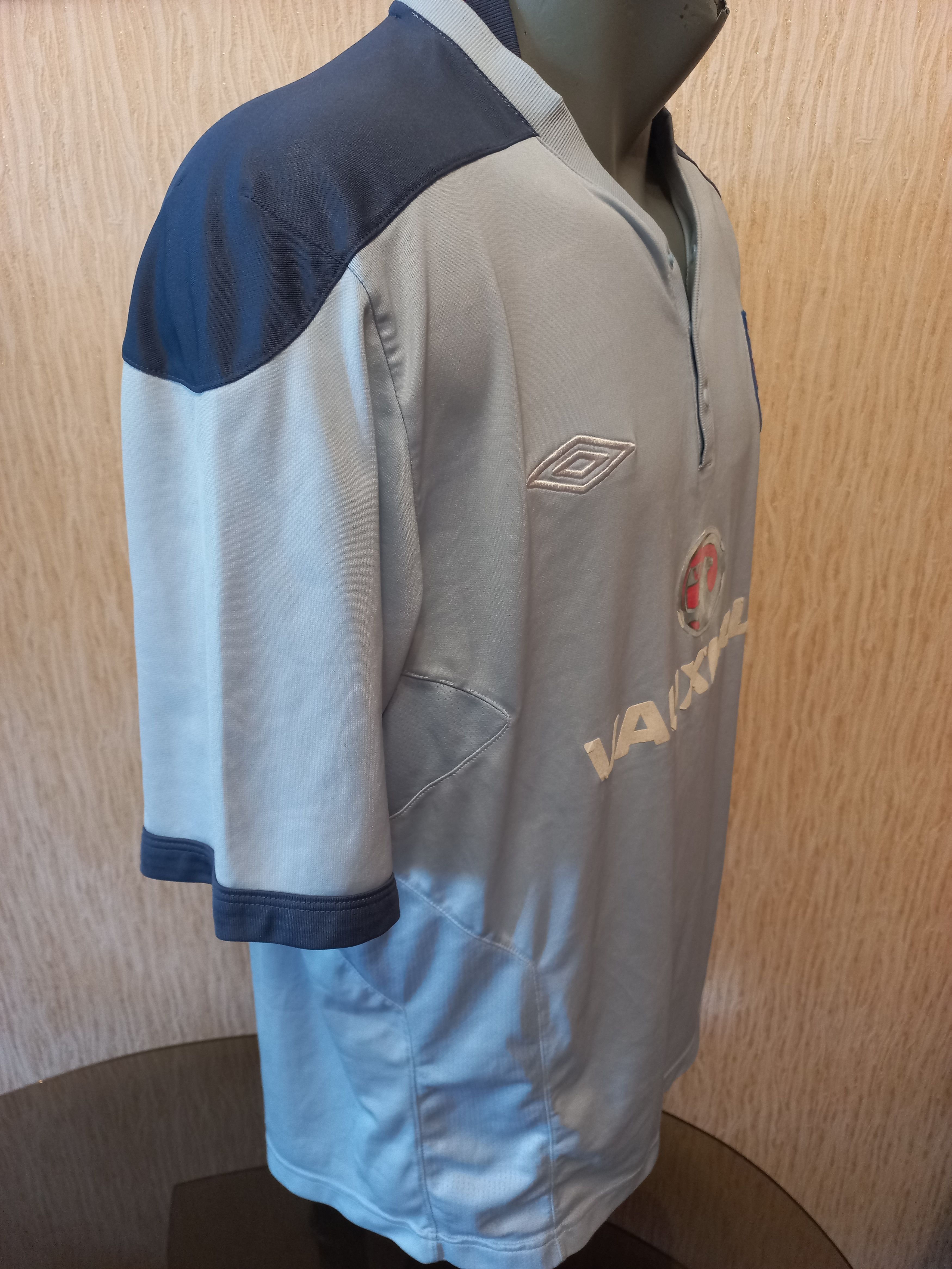 Umbro Umbro England 2010/2011 training shirt (Size L/XL) Size US XL / EU 56 / 4 - 2 Thumbnail