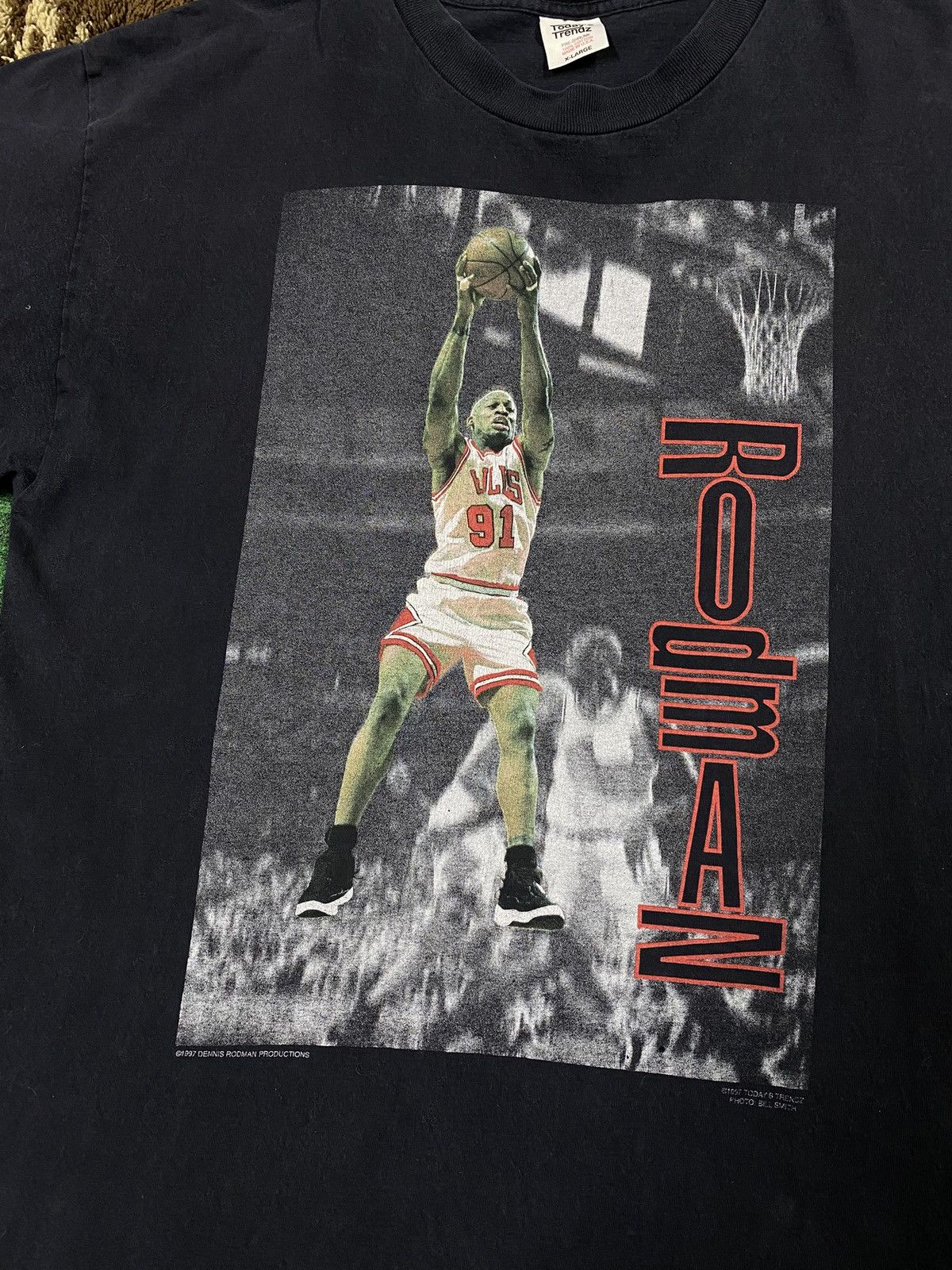 NBA × Rap Tees × Vintage Vintage 90’s Dennis Rodman 1997 Tee Shirt XLarge Size US XL / EU 56 / 4 - 1 Thumbnail