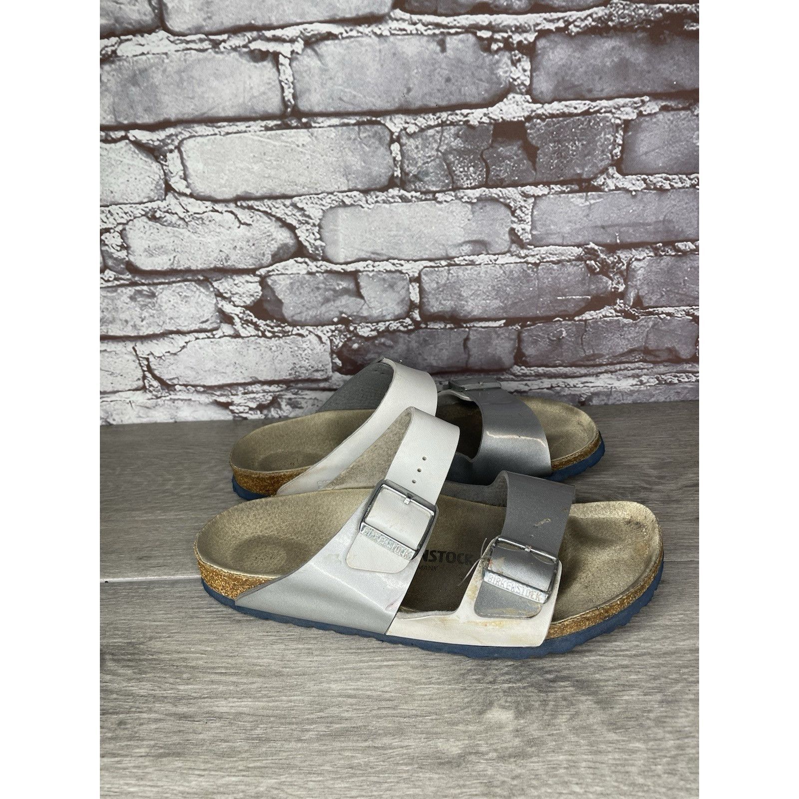 Birkenstock Birkenstock Arizona Two Toned Silver White Leather Strap San Size US 10 / IT 40 - 18 Thumbnail