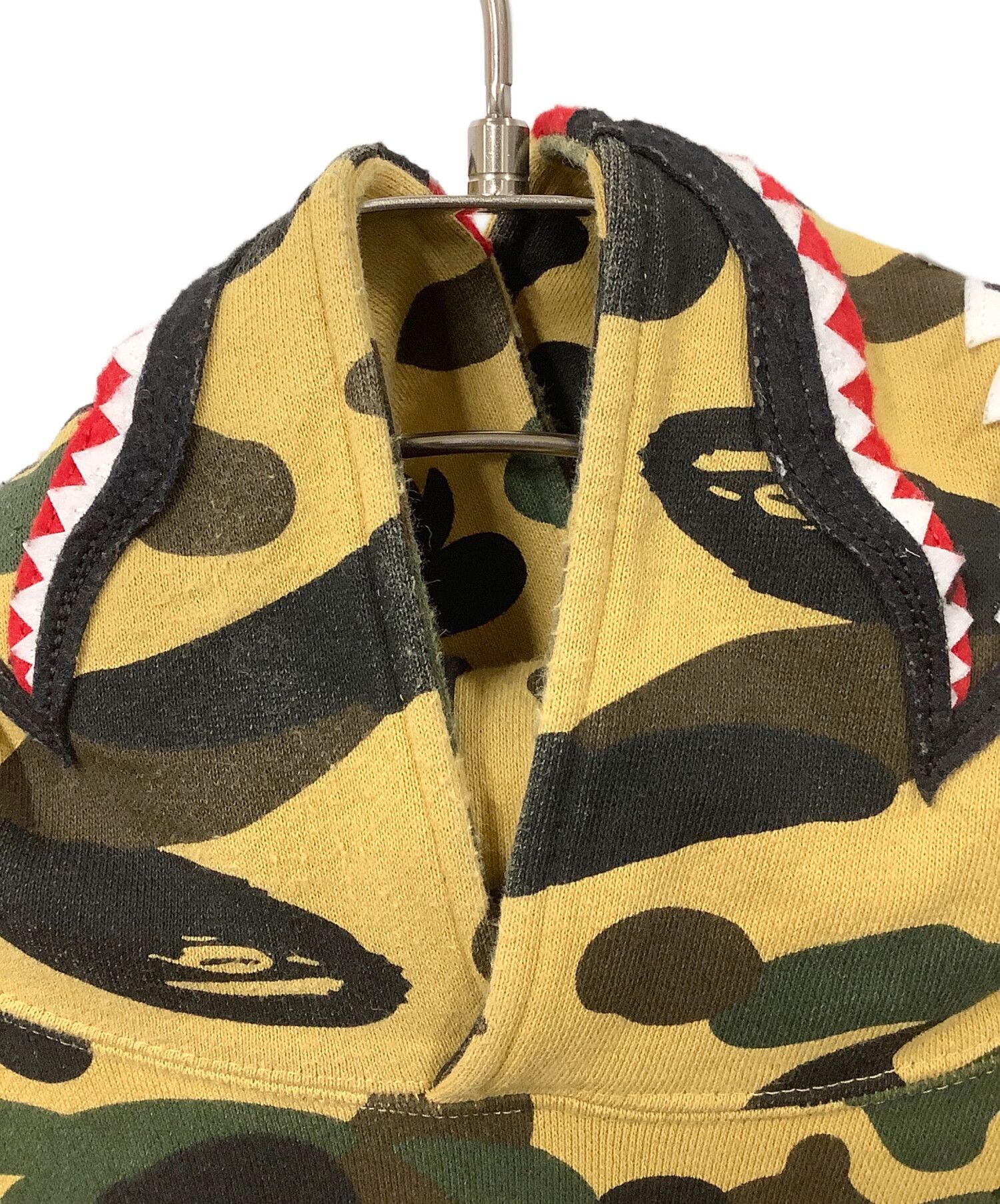 Bape A BATHING APE Shark Camouflage Pullover Hoodie Khaki XL Size US XL / EU 56 / 4 - 9 Thumbnail