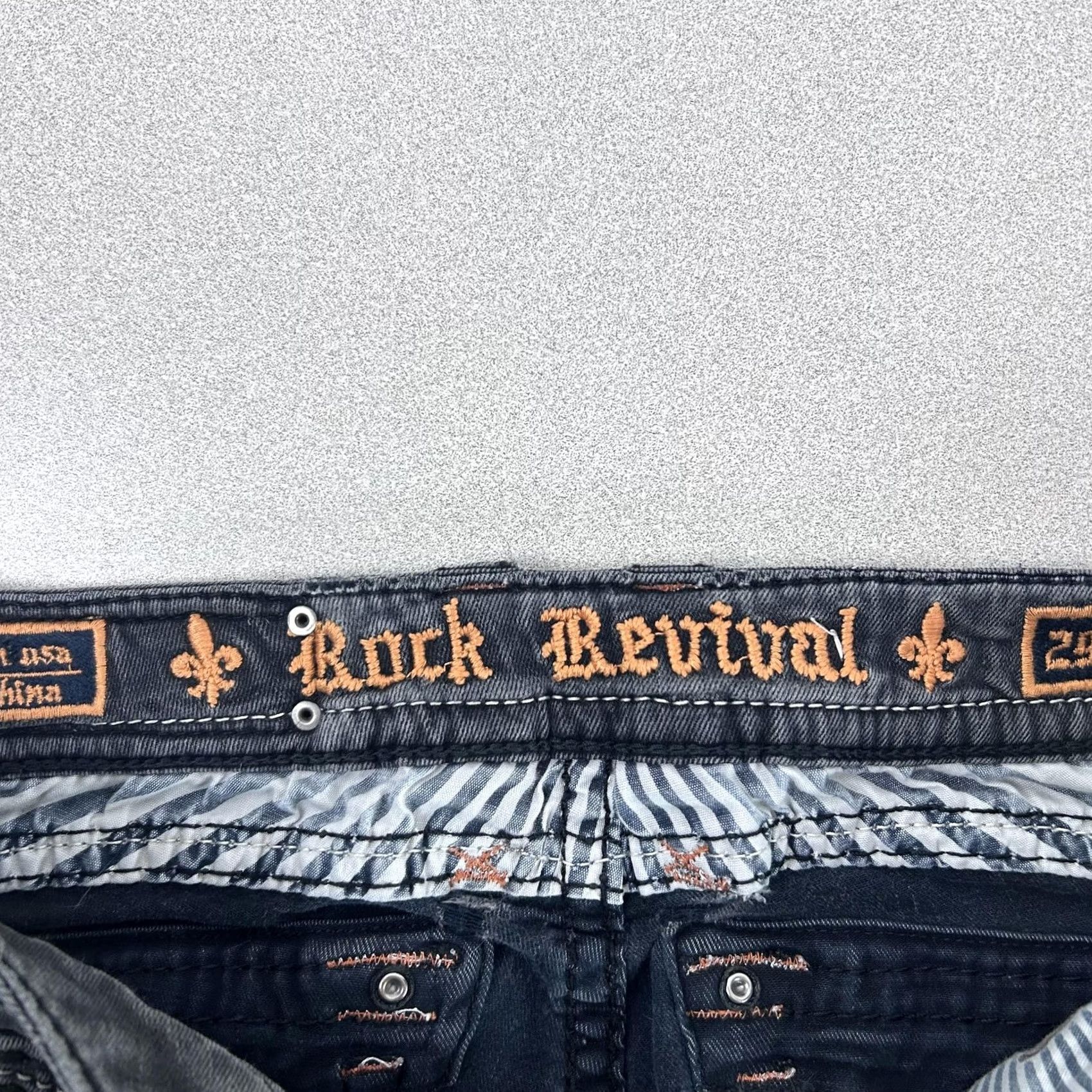 Vintage Rock Revival Eleanor Skinny Jeans Womens 29x30 Gray Rhinestone Embellished Denim Slim 5-Pocket Zip Fly Womens Size 29" - 6 Thumbnail