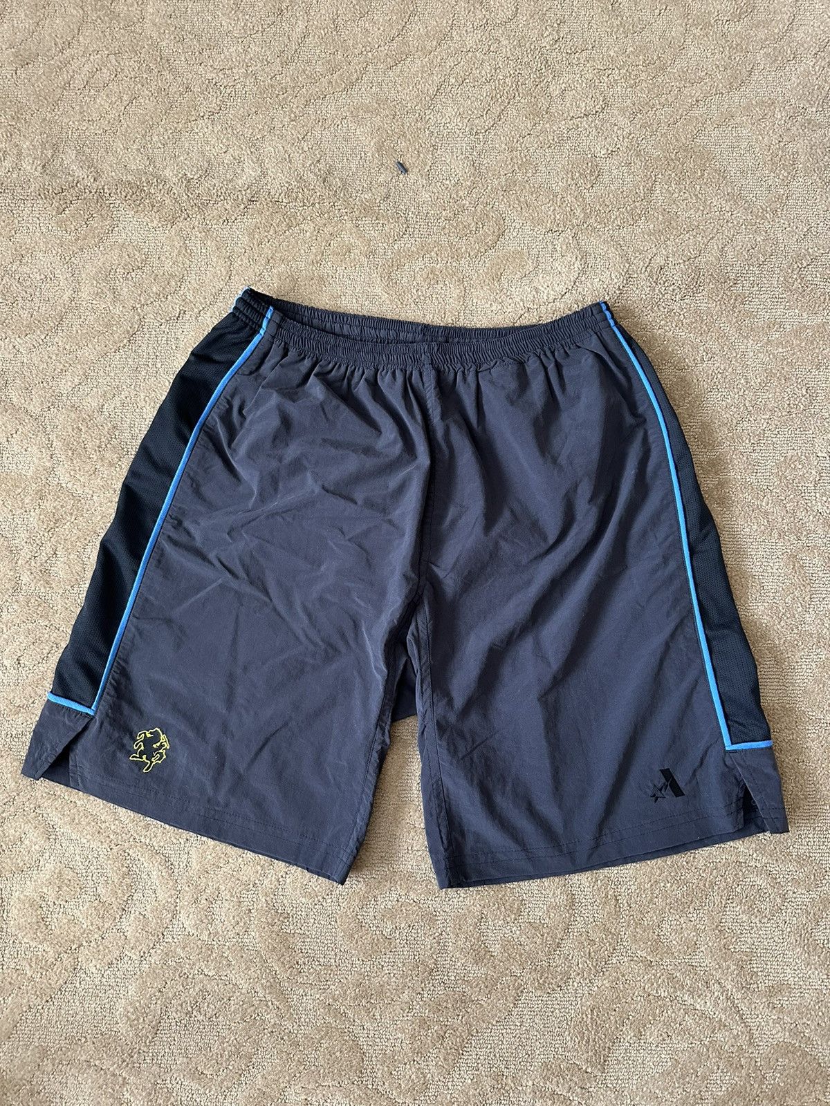 Bape × Vintage Bape Very Ape Shorts Size US 36 / EU 52 - 1 Thumbnail