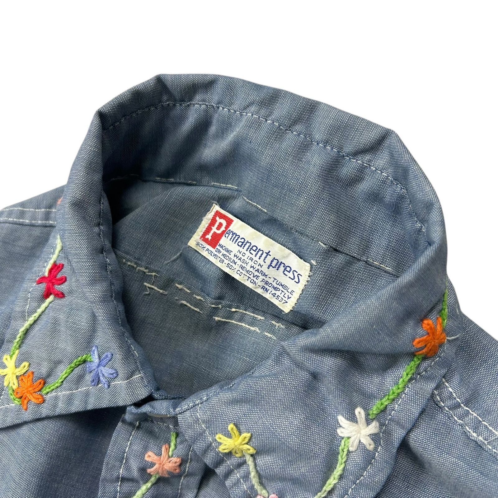 Vintage 70s PERMANENT PRESS EMBROIDERED CHAMBRAY SHIRT CLOWN FLOWER Size US M / EU 48-50 / 2 - 6 Thumbnail