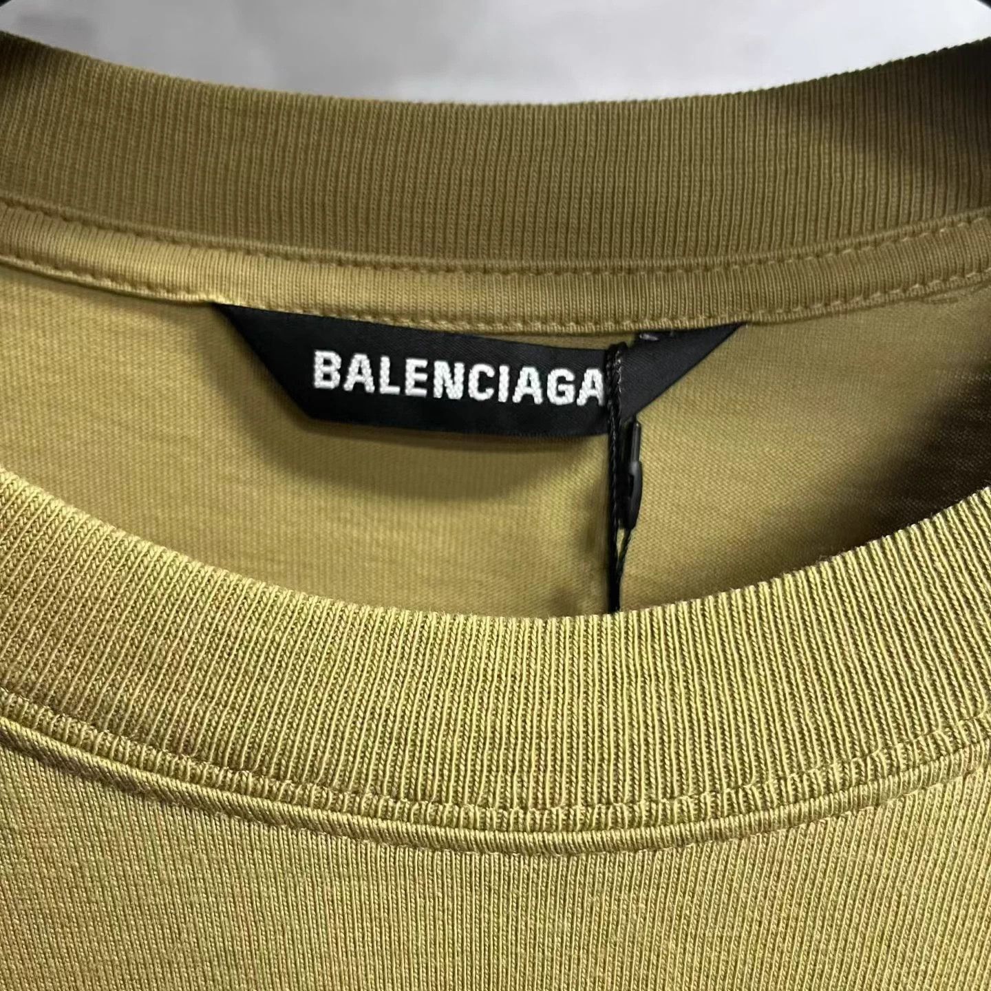 Balenciaga Balenciaga khaki oversized crewneck logo short sleeve tee XS Size US XS / EU 42 / 0 - 5 Thumbnail