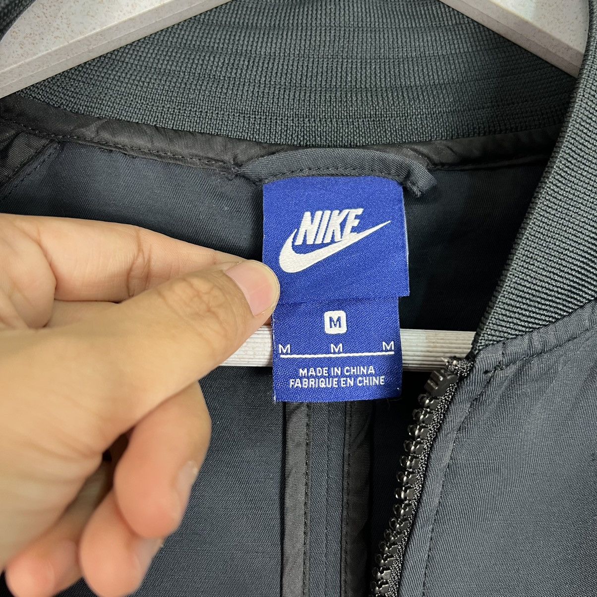 Nike 🔥 NIKE LIGHT BOMBER JACKET Size US M / EU 48-50 / 2 - 16 Thumbnail