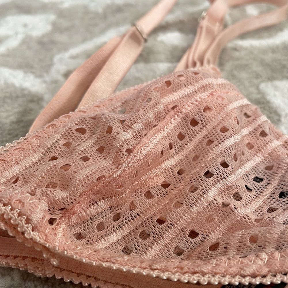 Urban Outfitters NWOT Beautiful urban outfitters Out from Under sheer lace br Size S / US 4 / IT 40 - 4 Thumbnail