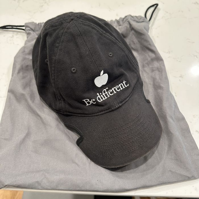 Balenciaga apple discount hat