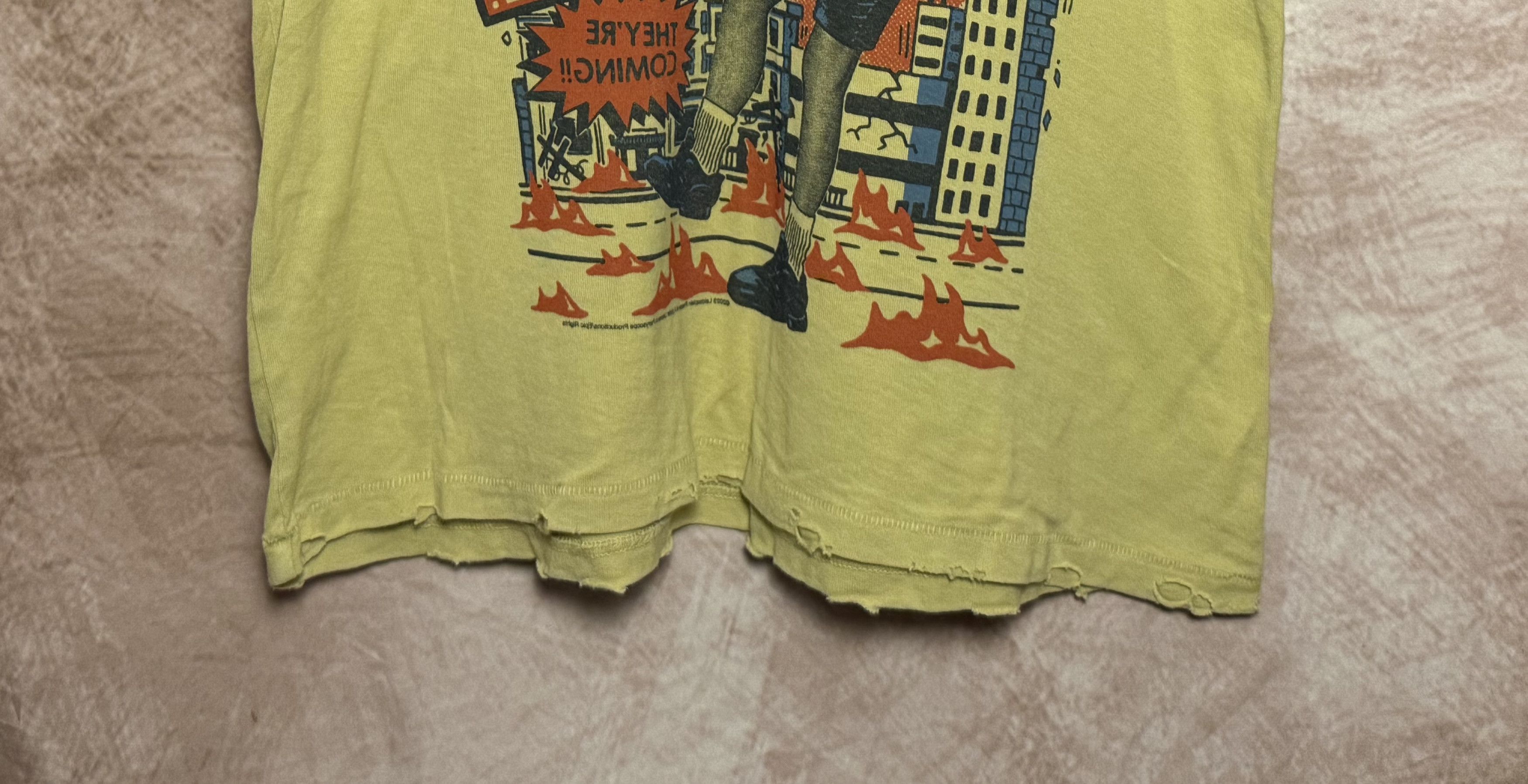 Junk Food AC/DC On Tour Graphic Rock Shirt Size L Size US L / EU 52-54 / 3 - 4 Thumbnail