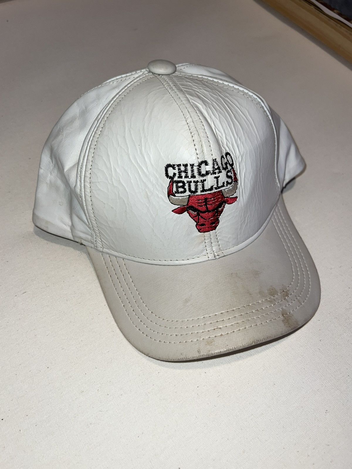 Vintage 90’s 2000’s Y2K VTG Vintage Chicago Bulls NBA Leather Hat Size ONE SIZE - 1 Thumbnail