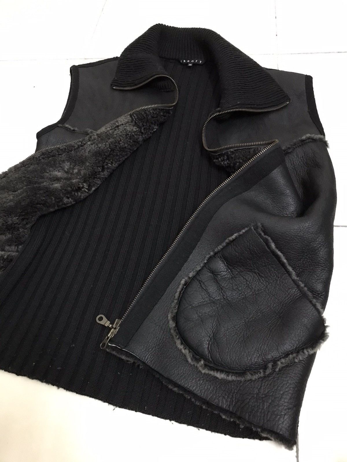 Theory Theory Black Shearling Vest Jacket Size US M / EU 48-50 / 2 - 2 Thumbnail