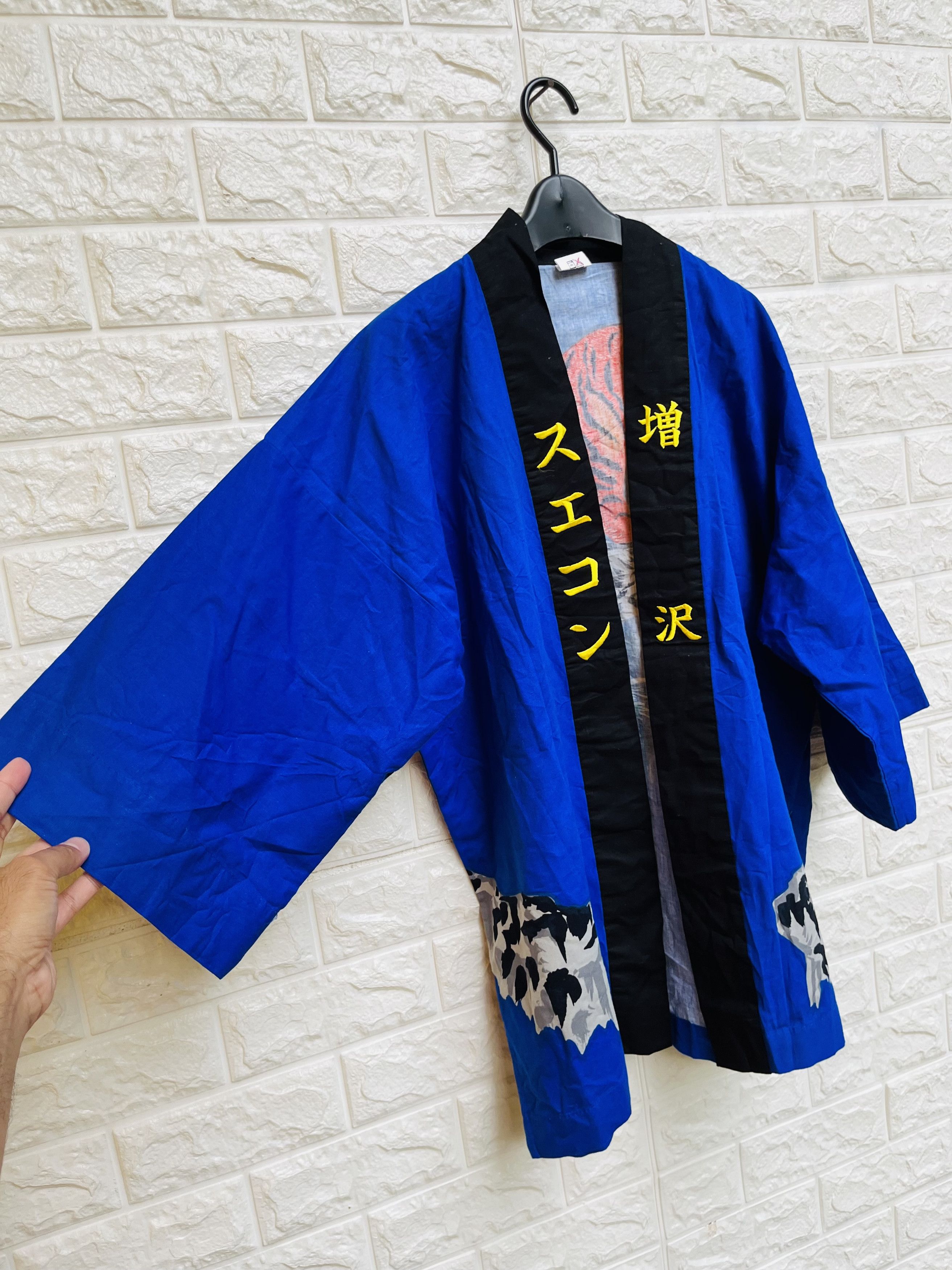 Japanese Brand × Vintage Vintage Tiger Fight Dragon Japanese Designer Fashion Style Size US L / EU 52-54 / 3 - 4 Thumbnail