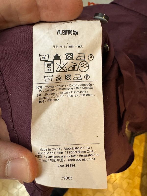 Valentino × Vintage Valentino Garavani Burgundy Slim Fit Shirt XL 43/17 Size US XL / EU 56 / 4 - 4 Thumbnail