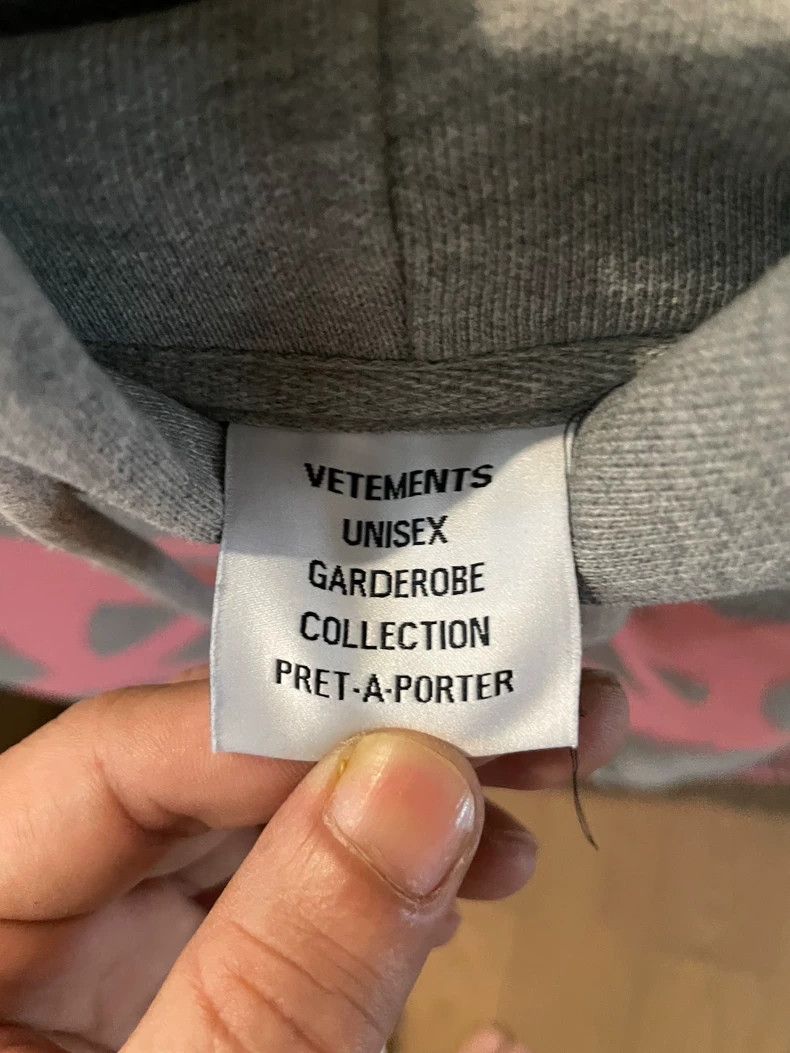 Vetements Vetements Vlogo Printed Hoodie, Size XS Size US XS / EU 42 / 0 - 3 Thumbnail