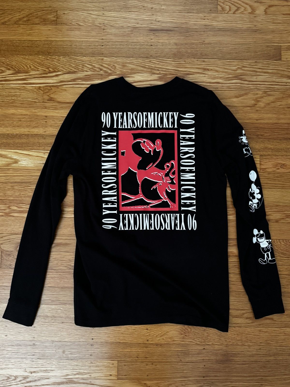 Other H&M Disney Long Sleeve - size Medium Size US M / EU 48-50 / 2 - 2 Thumbnail