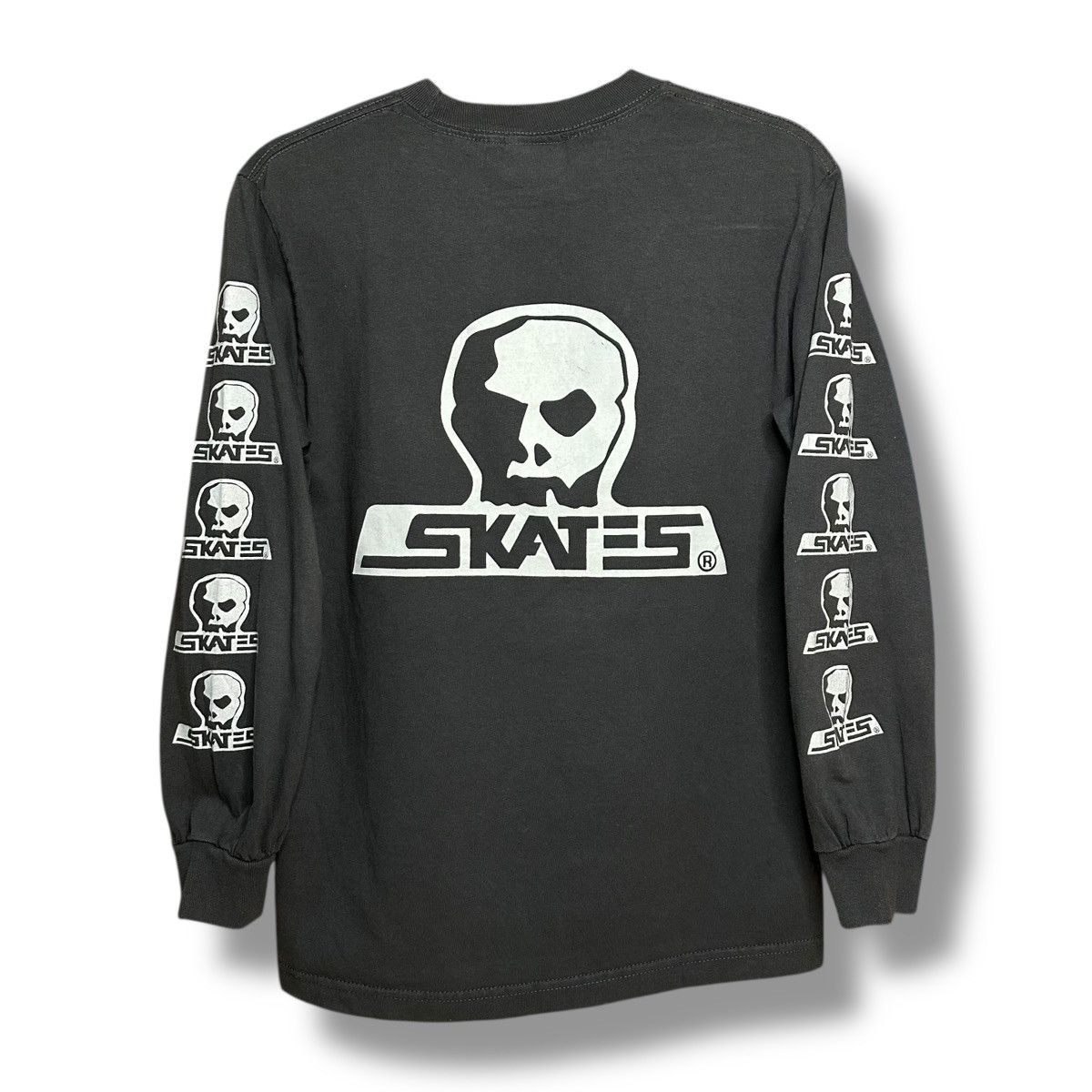 Vintage Vintage Skull Skates Skateboarding Backhit LS Tshirt Size US S / EU 44-46 / 1 - 1 Thumbnail