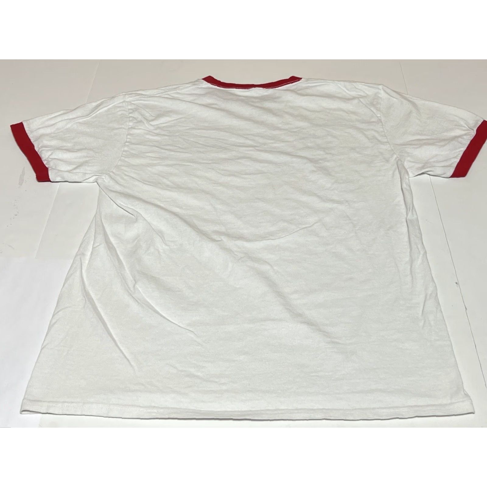 Vintage VINTAGE Universal Studios Love Is Universal T-Shirt Men Large Ringer Graphic White Red Size US L / EU 52-54 / 3 - 3 Thumbnail