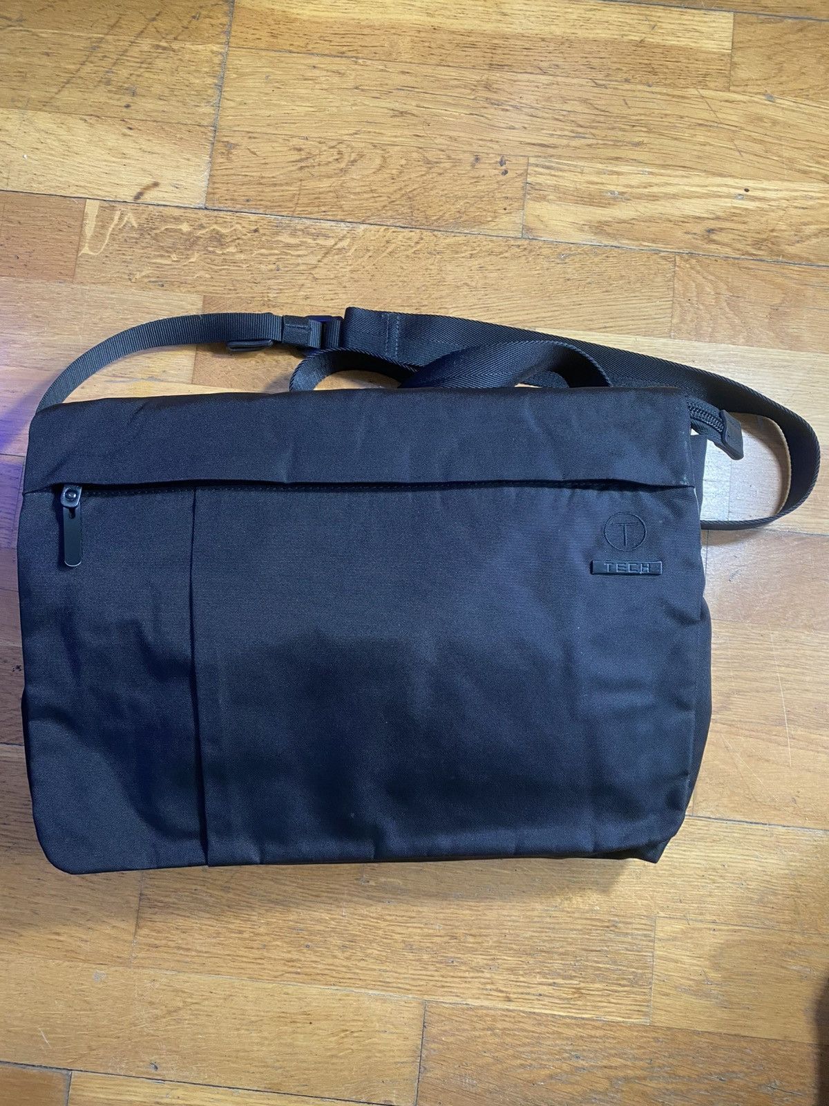 Tumi T-Tech by TUMI Grey Messenger Laptop Bag Size ONE SIZE - 1 Thumbnail