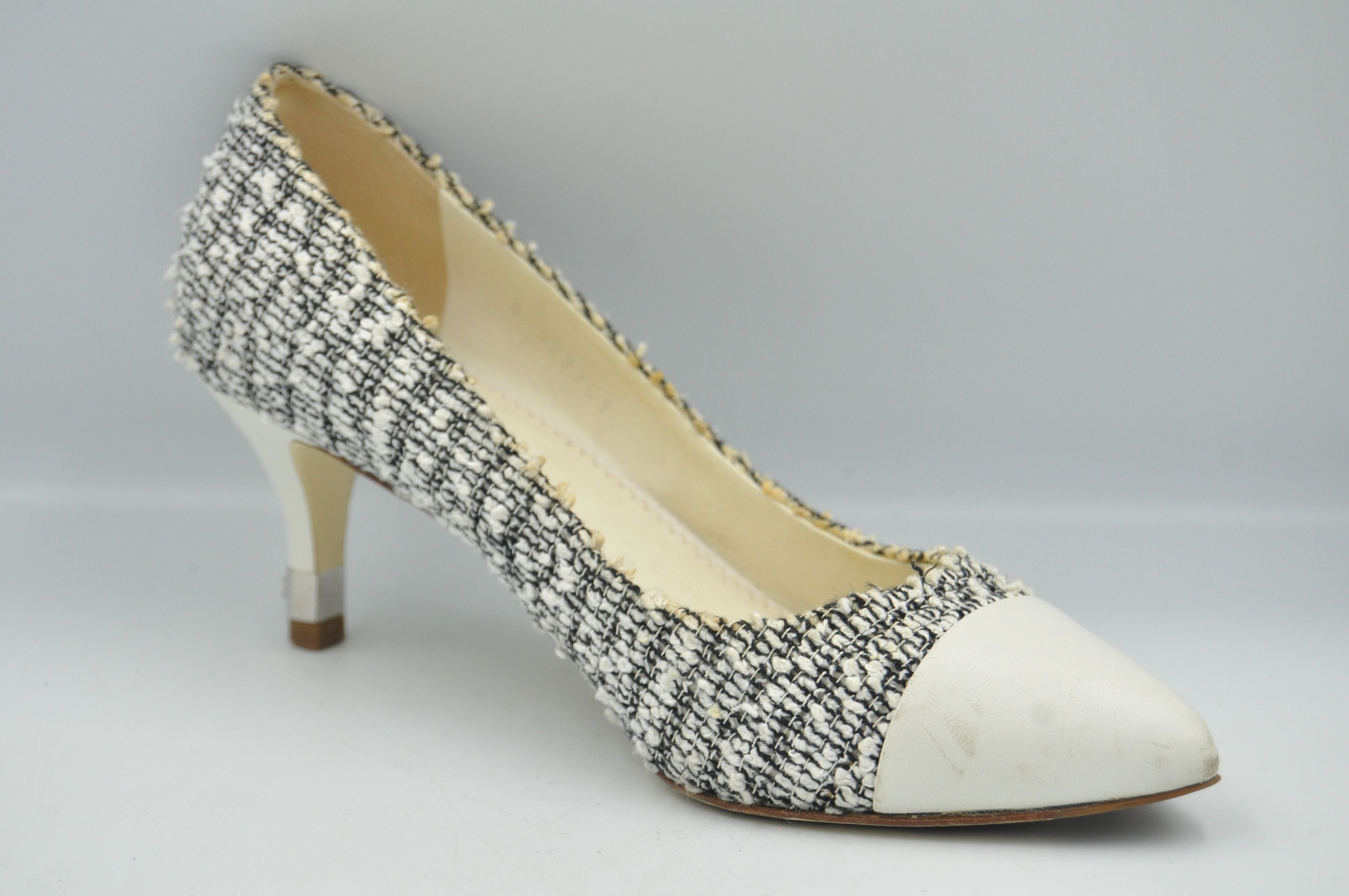 Chanel Chanel - Toe Cap Tweed Pumps Size US 5.5 / IT 35.5 - 16 Thumbnail