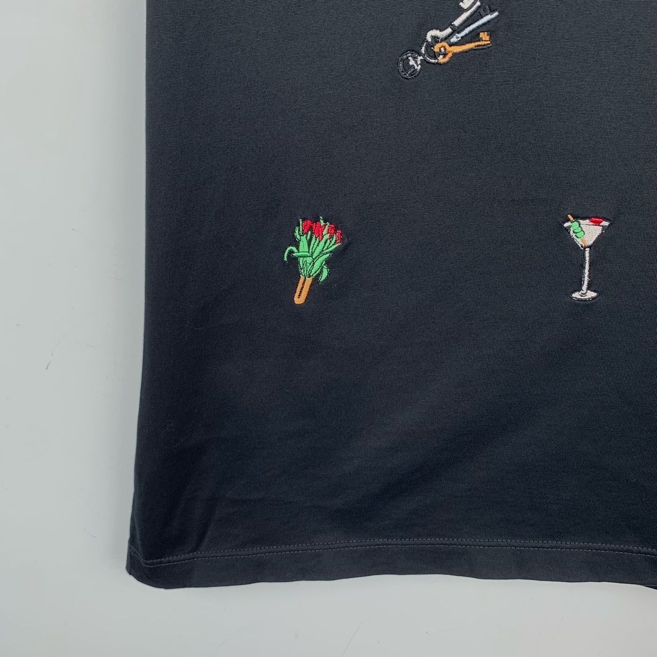 Fendi [Fendi] Embroidered Round-Neck Black Cotton Short-Sleeve T-S Size S / US 4 / IT 40 - 4 Thumbnail