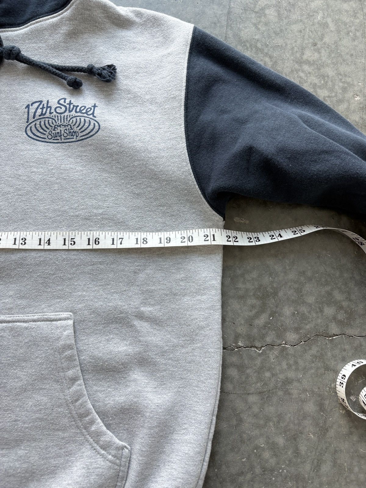Vintage Vintage Y2K 17th Street Surf Shop Hoodie Size US M / EU 48-50 / 2 - 6 Thumbnail