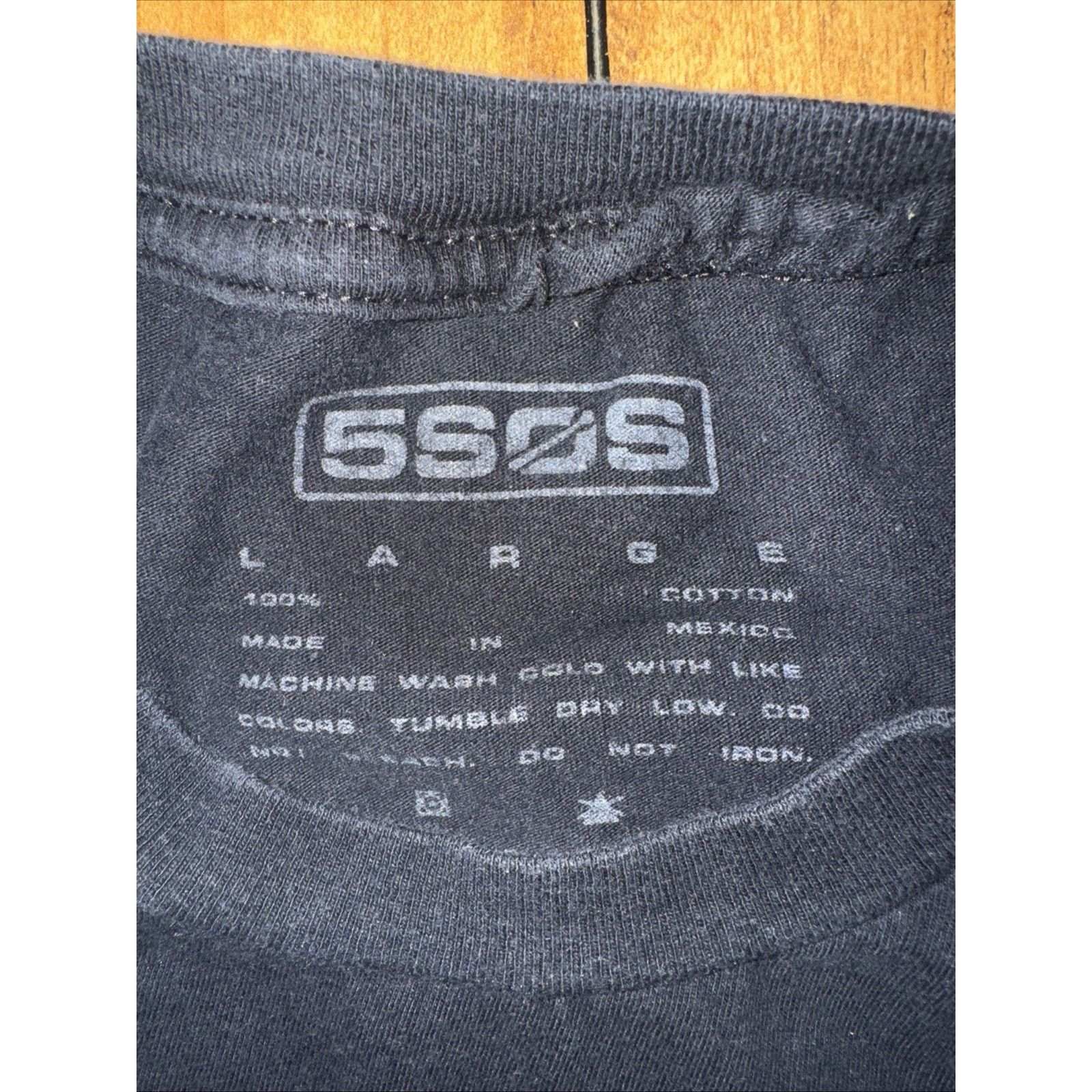 Band Tees 5 Seconds of Summer Band Tee Black Yellow L 21x27 Size US L / EU 52-54 / 3 - 5 Thumbnail
