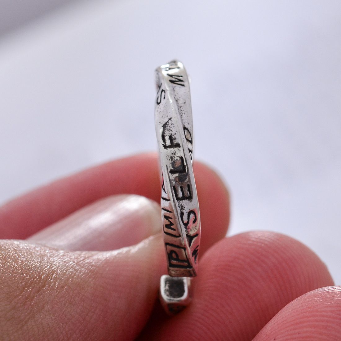 Jewelry × Vintage Resizable Retro Mobius Strip Letter Carving Ring Size ONE SIZE - 7 Thumbnail