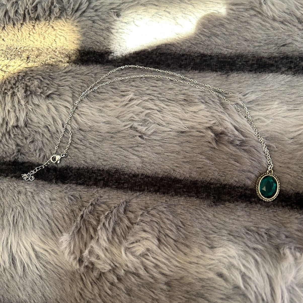 Handmade Handcrafted emerald green oval glass pendant necklace Size ONE SIZE - 8 Thumbnail