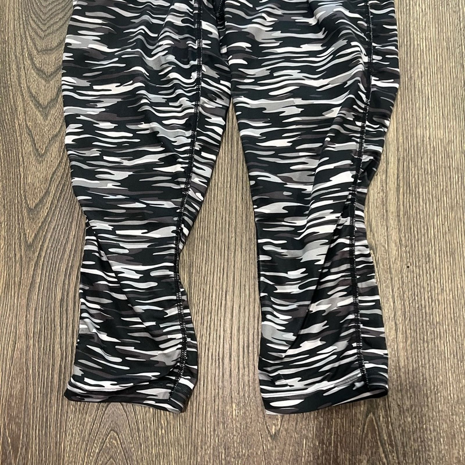 Nike Nike Tights Running Compression Dri Fit Cropped Camo Black M Size 29" - 2 Thumbnail