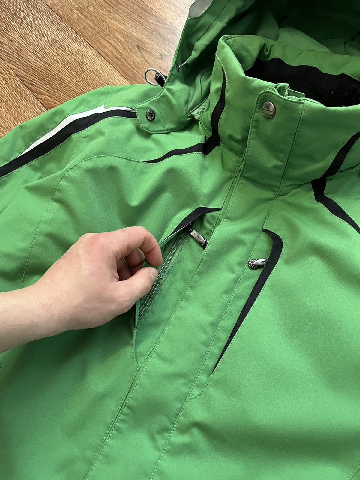 Descente Descente Airdrive Activewear Snowboard Ski Jacket Size US M / EU 48-50 / 2 - 4 Thumbnail