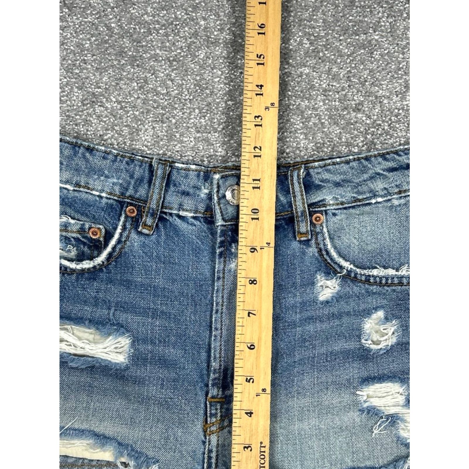 Zara Zara Shorts Womens 2 Light Wash Denim Distressed Cut-Offs Blue 90s Festival Classic Size 26" / US 2 / IT 38 - 4 Thumbnail