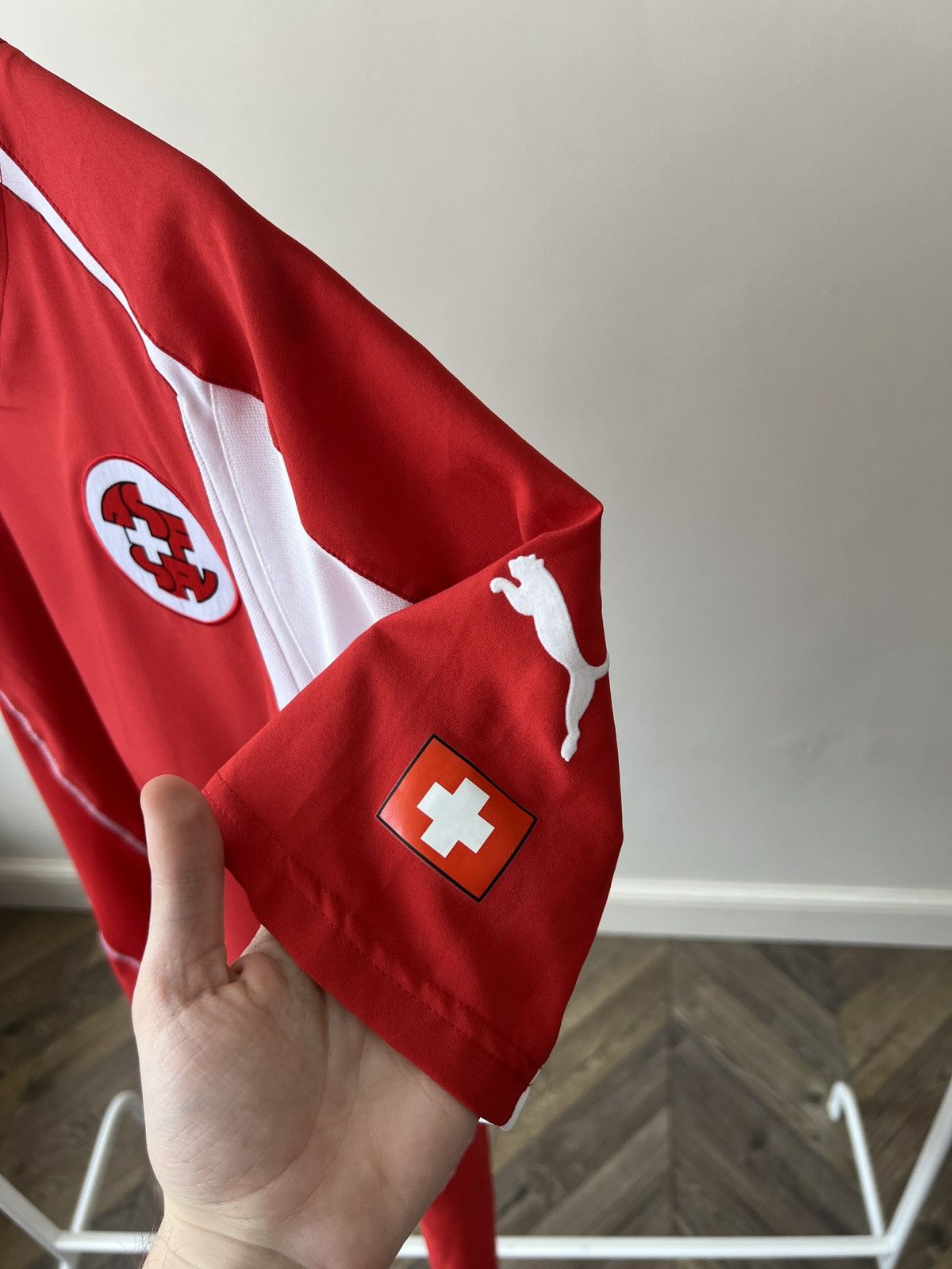 Puma × Vintage Vintage Switzerland Puma 2004 Vintage Home Football Jersey Size US L / EU 52-54 / 3 - 7 Thumbnail