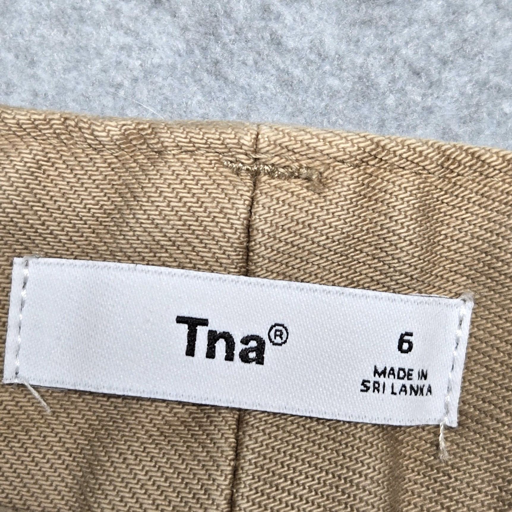 TNA VINTAGE? No. Tna Pants Womens 6 Cargo High Rise Straight Leg Utility Stretch Casual Beige/ Tan Cotton Spandex Twill Size 28" / US 6 / IT 42 - 7 Thumbnail