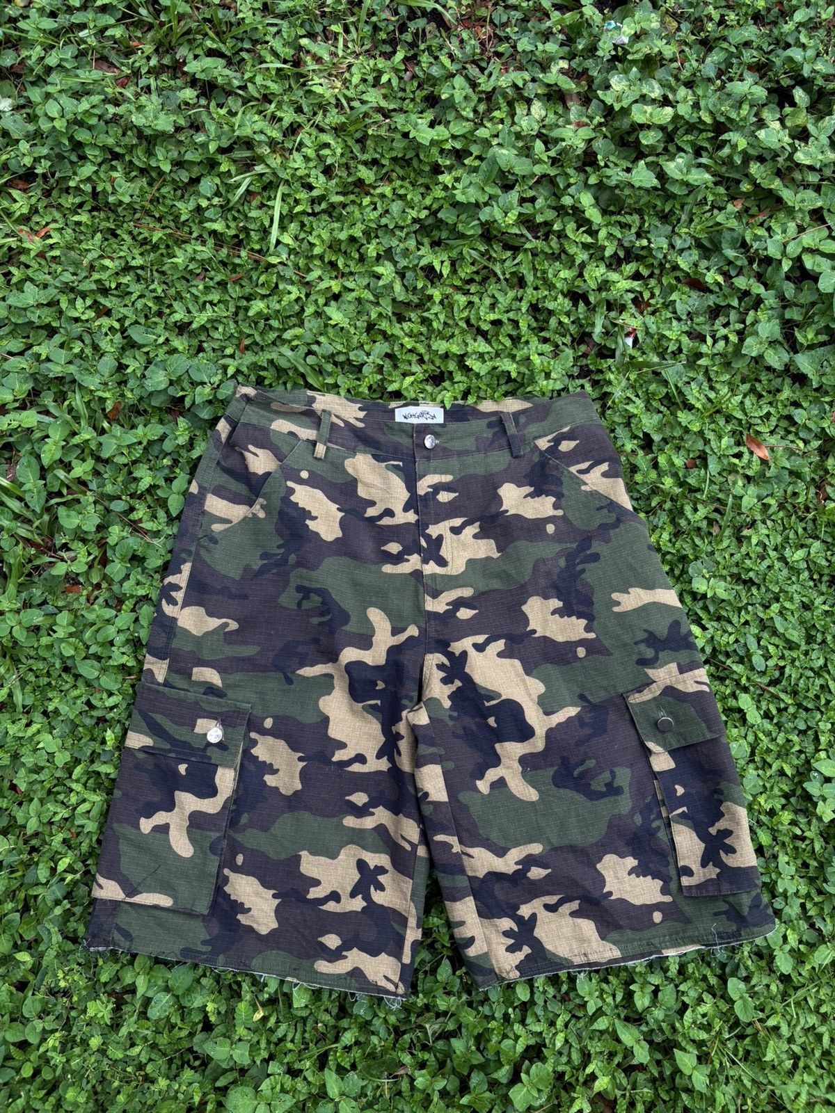 Weheartza long cam gargo shorts